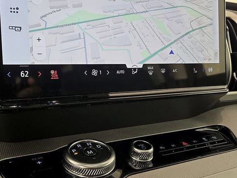 Certified 2025 Ford Expedition Active image 18