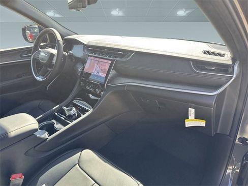 New 2025 Jeep Grand Cherokee L Limited w/ Luxury Tech Group II image 27