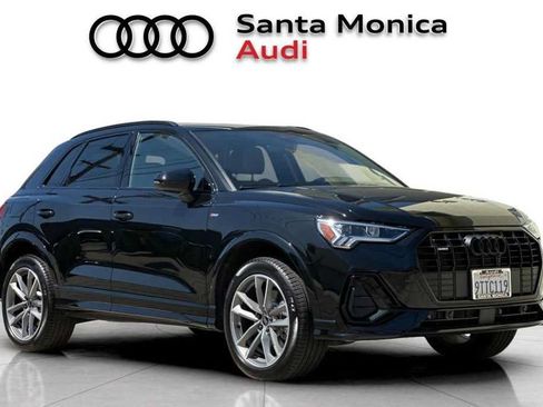 Used 2025 Audi Q3 2.0T Premium w/ Black Optic Sport Package AWD/4WD image 9