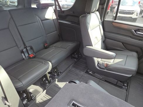 New 2026 GMC Yukon XL Denali w/ Denali Reserve Package image 32