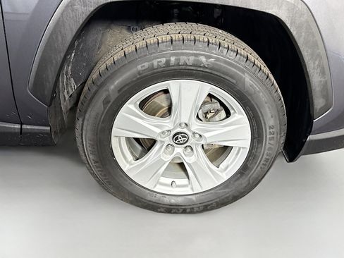 Used 2021 Toyota RAV4 XLE w/ Convenience Package FWD image 32