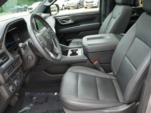 Certified 2024 Chevrolet Tahoe Z71 w/ Luxury Package AWD/4WD image 16