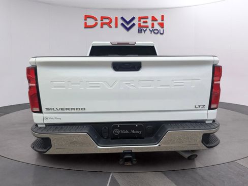 Used 2024 Chevrolet Silverado 2500 LTZ w/ LTZ Convenience Package AWD/4WD image 4
