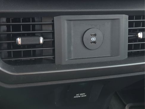 Used 2025 Ford F150 Lariat w/ Equipment Group 501A Mid AWD/4WD image 11