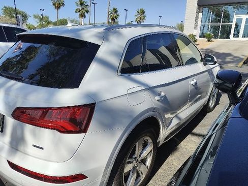 Used 2019 Audi Q5 2.0T Premium w/ Convenience Package AWD/4WD image 10
