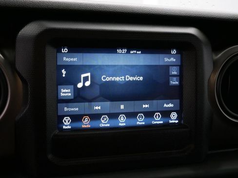 Certified 2019 Jeep Wrangler Sport image 19