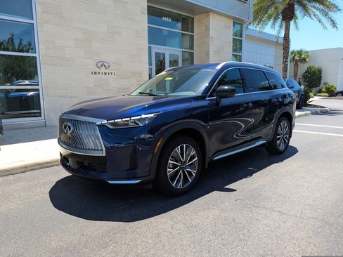 Certified 2026 INFINITI QX60 Luxe w/ Cargo Package FWD image 8