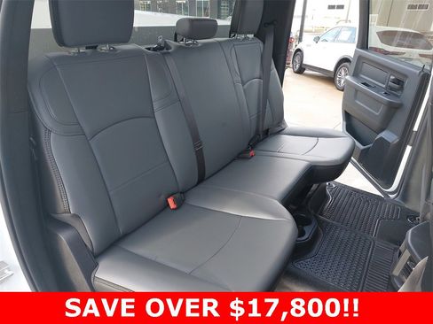 Used 2024 RAM 2500 Tradesman w/ Chrome Appearance Group image 11