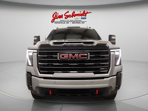 Used 2026 GMC Sierra 2500 AT4 w/ AT4 Premium Plus Package AWD/4WD image 3