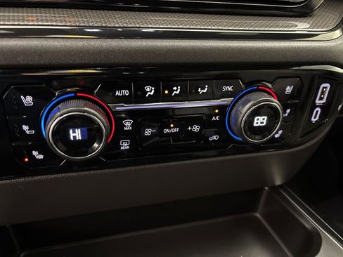 Used 2024 Chevrolet Silverado 1500 ZR2 w/ Technology Package image 37