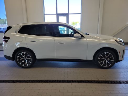 Used 2025 BMW X3 xDrive30i w/ Convenience Package AWD/4WD image 4