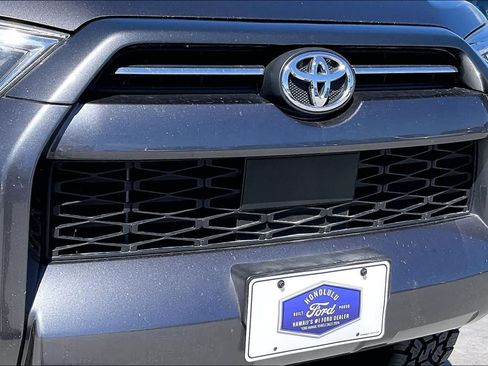 Used 2021 Toyota 4Runner SR5 Premium w/ Moonroof Package AWD/4WD image 33