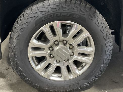 Used 2022 GMC Sierra 3500 Denali image 12