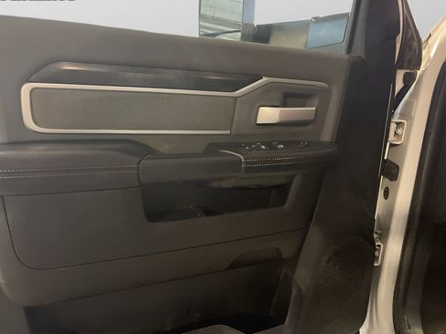 Used 2021 RAM 3500 Big Horn image 24