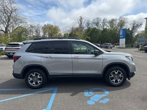 Used 2023 Honda Passport TrailSport image 9