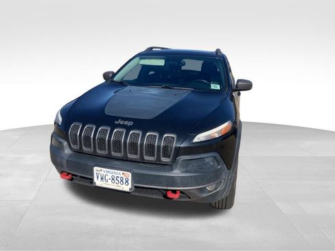 Used 2015 Jeep Cherokee Trailhawk w/ Comfort/Convenience Group image 3