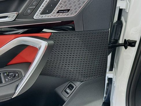 Used 2025 BMW X2 xDrive28i w/ Technology Package image 23