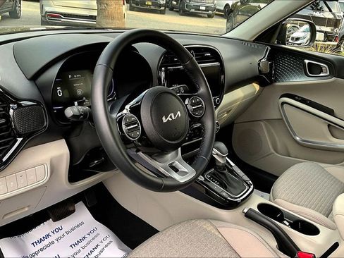 Certified 2025 Kia Soul EX FWD image 9