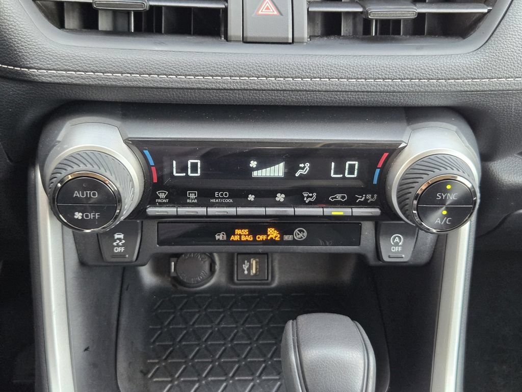 Used 2024 Toyota RAV4 XLE FWD image 16