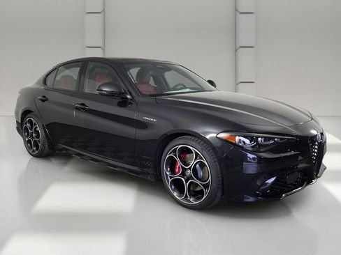 New 2026 Alfa Romeo Giulia w/ Driving Assist Package RWD image 2