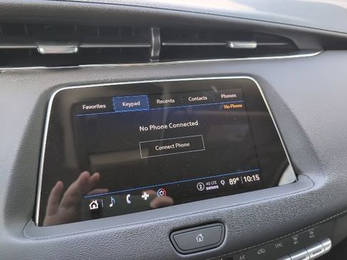Used 2023 Cadillac XT4 Premium Luxury FWD image 16