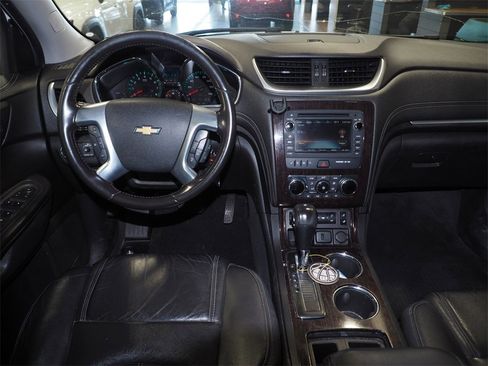 Used 2017 Chevrolet Traverse LT image 10