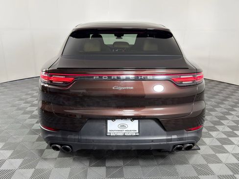 Used 2021 Porsche Cayenne Coupe image 10