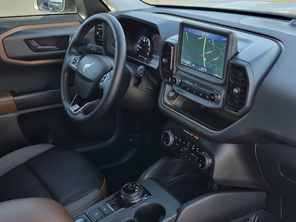 Used 2024 Ford Bronco Sport Outer Banks w/ Tech Package AWD/4WD image 11