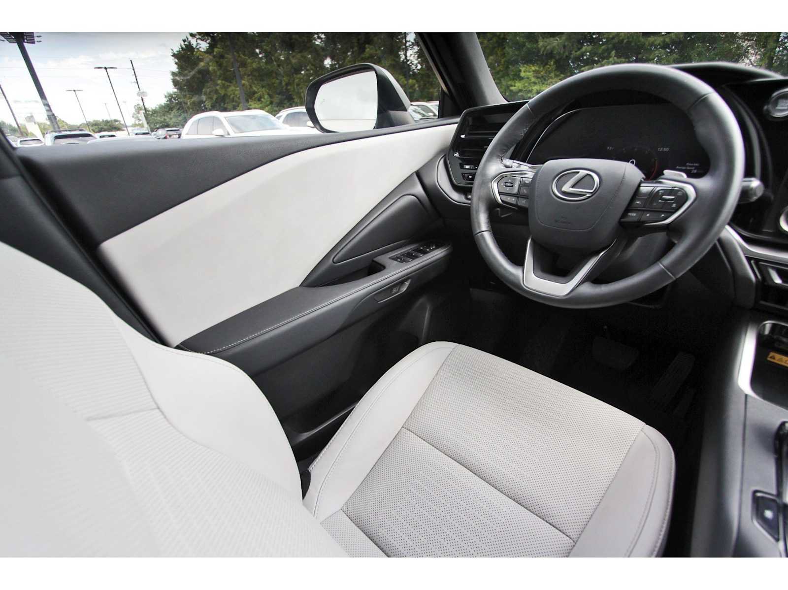 Used 2024 Lexus TX 350 FWD w/ Captains Chair Package image 6