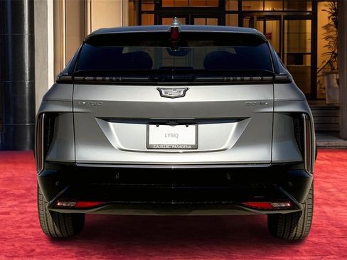 New 2025 Cadillac Lyriq Luxury image 5