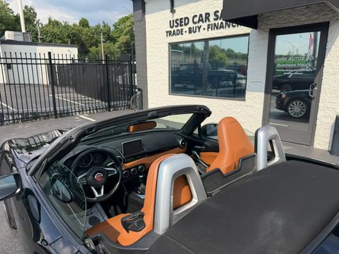 Used 2020 FIAT 124 Spider Lusso RWD image 29
