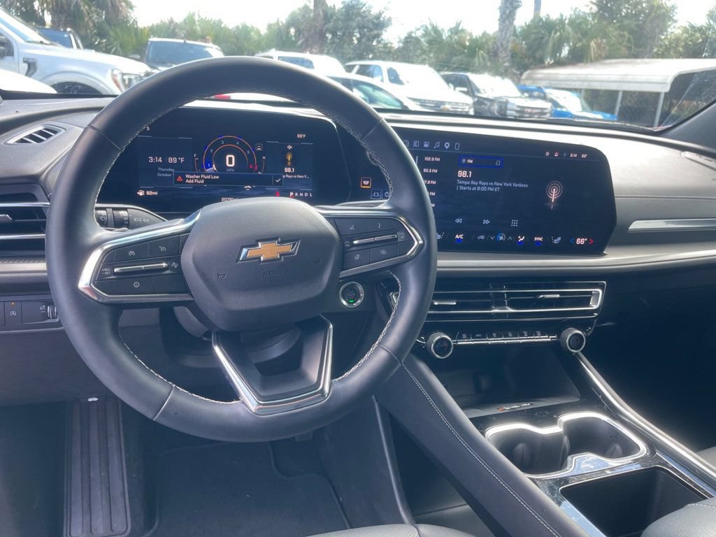 Used 2026 Chevrolet Traverse LT FWD image 15