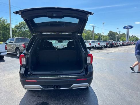 New 2026 Ford Explorer Platinum RWD image 11