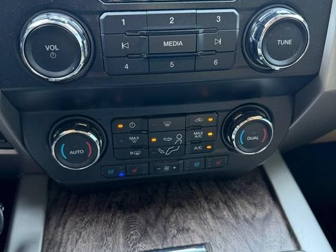 Used 2019 Ford F250 Lariat w/ Lariat Ultimate Package AWD/4WD image 18