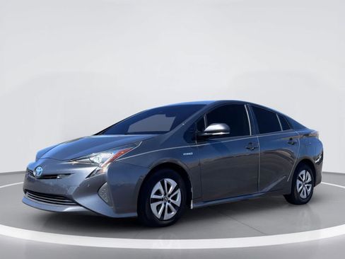 Used 2017 Toyota Prius Two w/ Prius Two Safety Plus Package FWD image 2