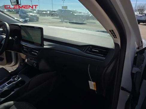 New 2025 Ford Escape SE image 30