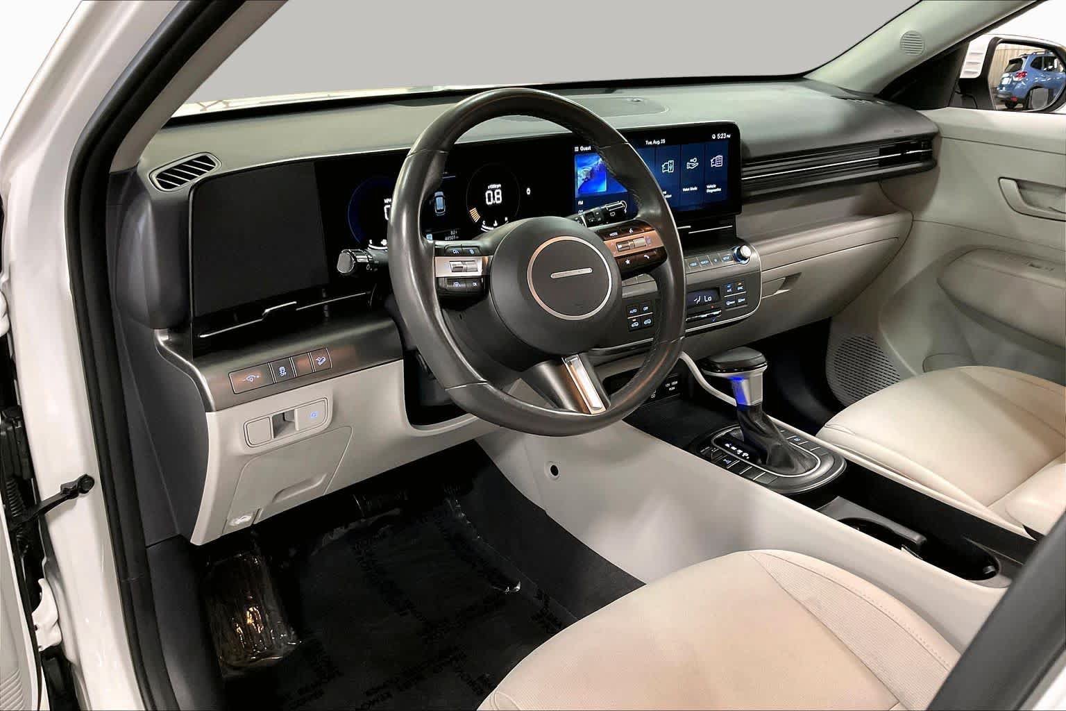 Used 2024 Hyundai Kona SEL AWD/4WD image 17