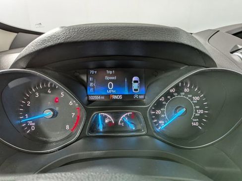 Used 2017 Ford Escape SE FWD image 4
