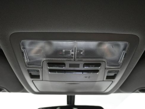 Certified 2016 Toyota Highlander XLE AWD/4WD image 17