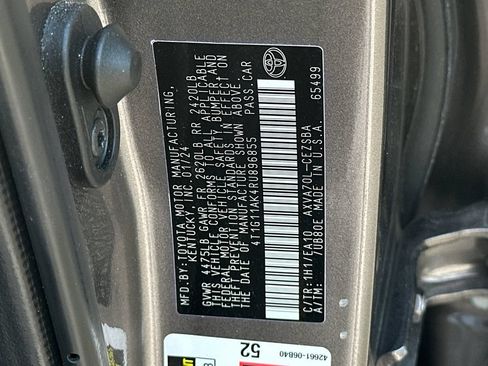 Used 2024 Toyota Camry SE FWD image 31