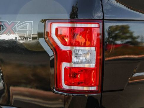 Used 2019 Ford F150 Lariat w/ FX4 Off-Road Package AWD/4WD image 10