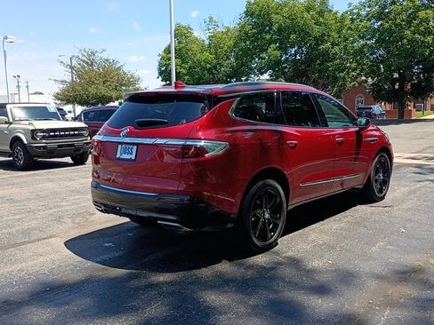 Used 2023 Buick Enclave Essence w/ Sport Touring Edition FWD image 3