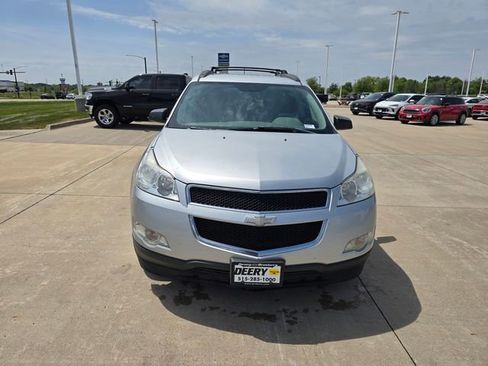 Used 2012 Chevrolet Traverse LS FWD image 2
