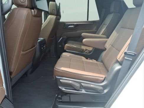 Used 2025 Chevrolet Tahoe High Country AWD/4WD image 20