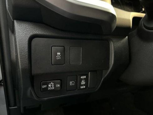 Used 2021 Toyota Tacoma SR5 w/ Trail Edition image 16