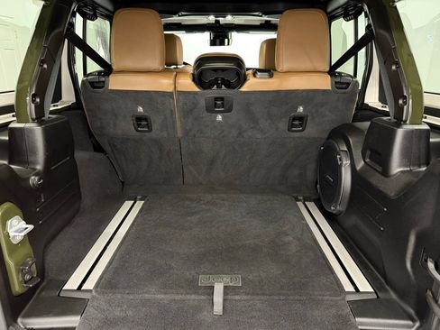 Used 2021 Jeep Wrangler Unlimited Rubicon image 12
