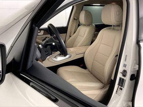 Certified 2023 Mercedes-Benz GLS 450 4MATIC image 17