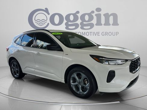 Certified 2023 Ford Escape ST-Line FWD image 7