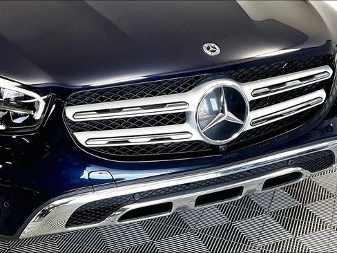 Used 2022 Mercedes-Benz GLC 300 w/ Premium Package Lite image 30