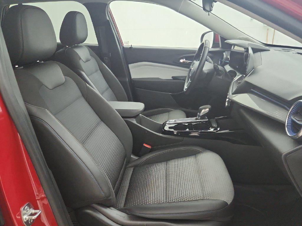 Used 2026 Chevrolet Trax LT w/ Driver Confidence Package FWD image 34
